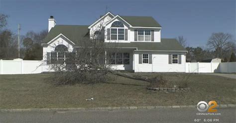 Long Island Home Where Thomas Valva Froze To Death To Be Auctioned Off