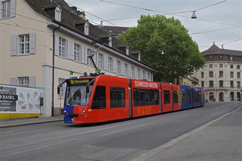 Be Combino Fc Basel Auf Der Linie F Hrt Den Steinenberg