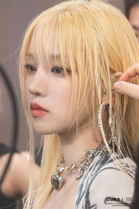 Yuqi G I Dle Weverse Update Korean Hairstyle Hair Icon Blonde Girl