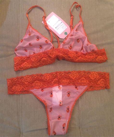 Conjunto Farm Caju Sagrado Rosa Rendado Calcinha Suti Lingerie