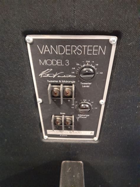 Vandersteen 3a Floorstanding Loudspeakers ﻿ Floorstanders And Large Monitors