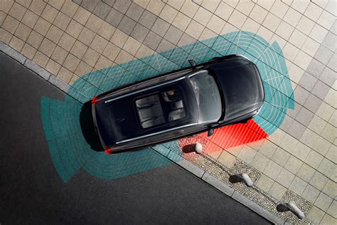 Driving with Confidence: Volvo XC90 Safety Features - CMH Volvo Cars