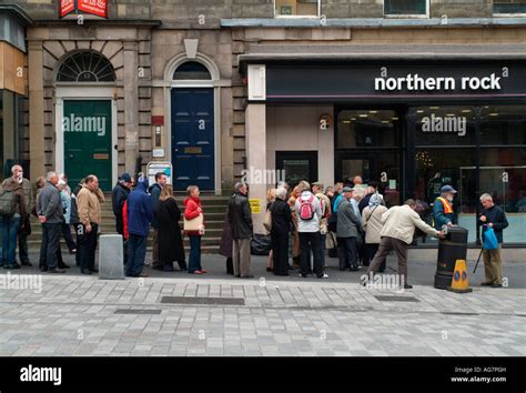 Northern Rock Bank Run Hi Res Stock Photography And Images Alamy
