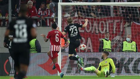 Europa League Eintracht Frankfurt Gewinnt Bei Olympiakos Piräus Der Spiegel