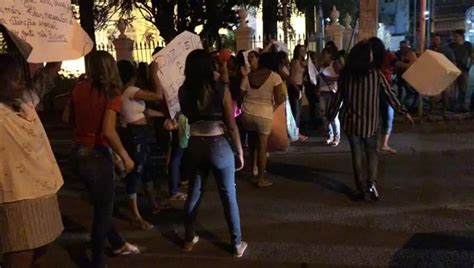 Familiares de presos protestam em Maceió contra suspensão de visitas em