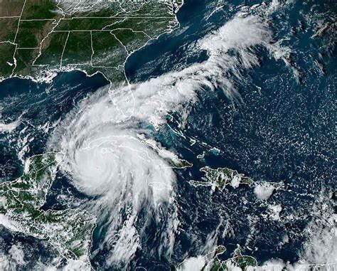 El huracán Ian se fortalece a tormenta de categoría 3 antes de tocar