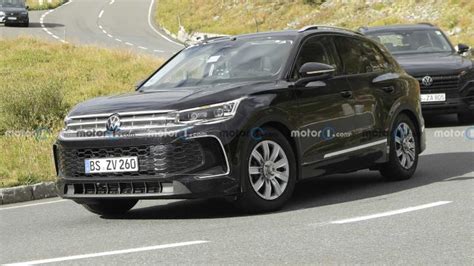 Rd Gen Volkswagen Tiguan Spied With Production Bodywork Team Bhp