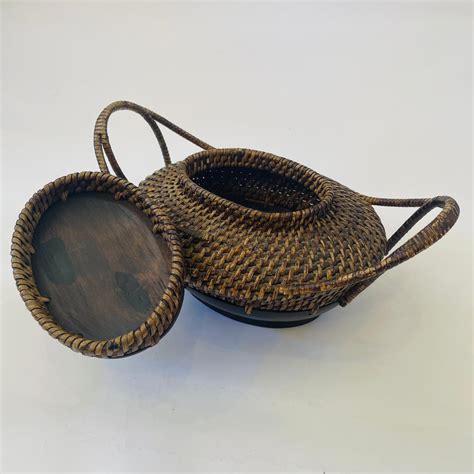 handled indonesian basket  lid dacha