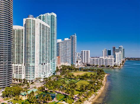 Living in Edgewater, Miami, FL: 2021 Neighborhood Guide