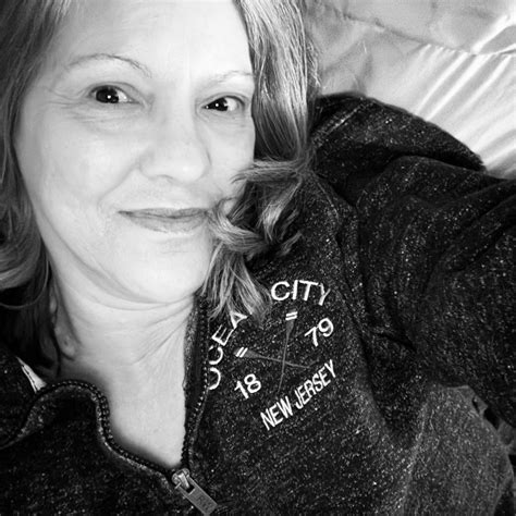 Heather Thomas - What in the AI is this? 🤣 | Facebook