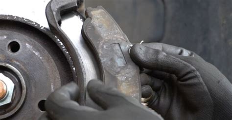 How to change front brake pads on Citroën Berlingo M replacement