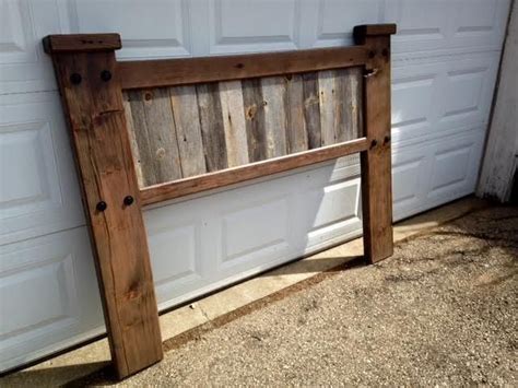 Barnwood Headboard Diy