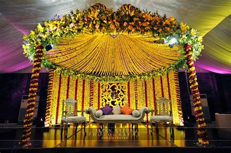 Atif Aslam Sara Bharwana Mehndi Pictures 03 Indian Wedding Decorations Indian Wedding Flowers