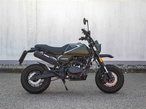 Honda Monkey Gegen Brixton Crossfire Xs