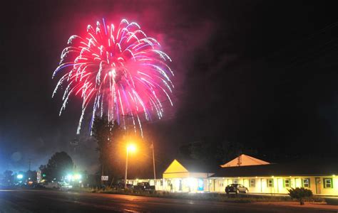 Rockets Red Glare Pierces Cloudy Skies On Fourth Celebrations News