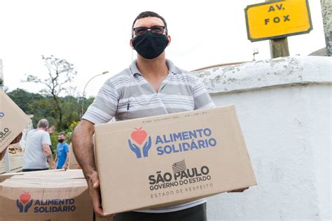 Fundo Social de Solidariedade de Santo André distribui cestas básicas e