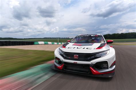 Photo 1 Honda Civic Tcr 2018 Travelling De Face Essai Honda Civic