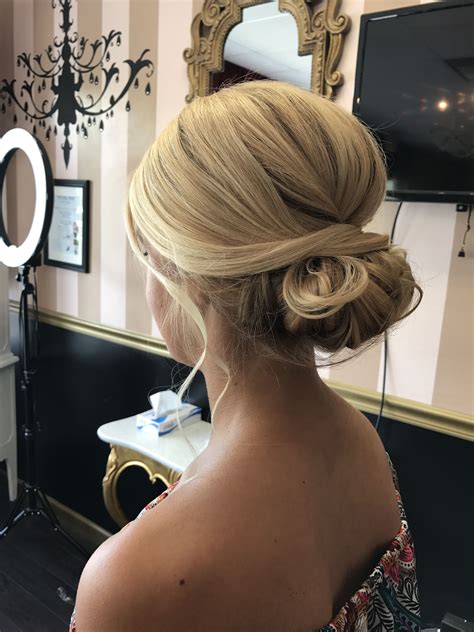 Classic Messy Updo For Prom Bridal Hair Messy Updo Hairstyle