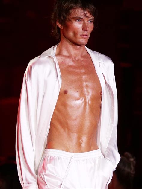 Male Supermodel Jordan Barrett Reveals Incredible Slimdown Daily