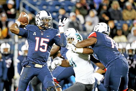 Uconn Qb Donovan Williams Switching Positions Vontae Diggs Sidelined