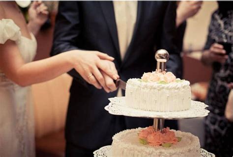 What Is The Historical Significance Of Cake Cutting Tradition Cake