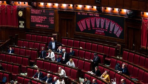 Rinviato Il Voto Sul Salario Minimo Pesanti Assenze Nella Maggioranza