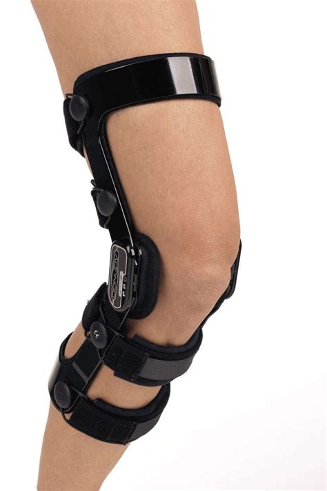 Buy Donjoy 4titude Standard Knee Brace Online Sports Braces