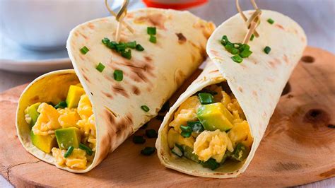 Wrap De Huevo Aguacate Y Queso Hacelo Con Huevos Costa Rica