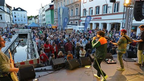 Freising Zehn Jahre Furtner mit großem Straßenfest in Innenstadt gefeiert