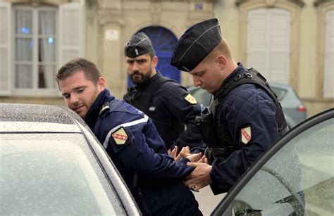 Remiremont S Curit Photos Les Gendarmes Pr Sentent Leurs M Tiers