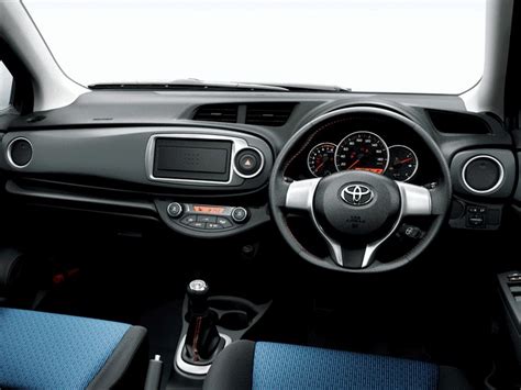 2010 Toyota Vitz RS #292090 - Best quality free high resolution car ...