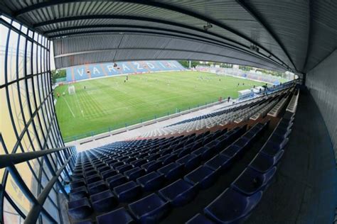 Foto Iznena Enje Na Stadionu Pogledajte Kako Se Vara Dinci Spremaju