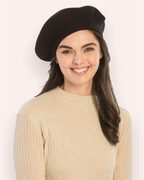 Classic Beret in Black