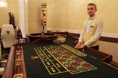 Профессия крупье: обязанности, важные качества, где учиться — «Моё ...