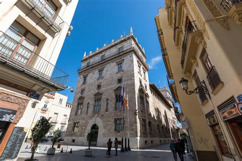 El Palau De Generalitat Abre Sus Puertas Con Motivo De Las Fallas