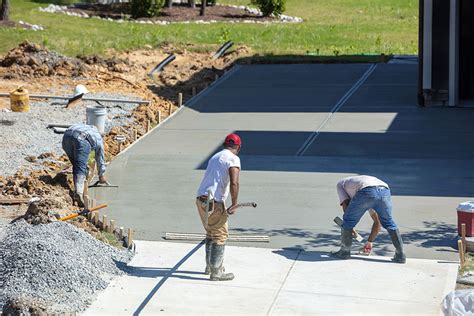 5 Benefits Of Hiring A Concrete Contractor