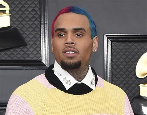 Chris Brown Defends Sexy Poses In Photos With His Vip Fans Los