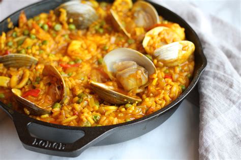 Classic Simple Seafood Paella — Living Minnaly