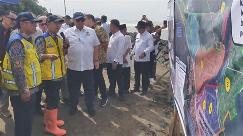 Menko Airlangga Tinjau Proyek Pembangunan Giant Sea Wall Di Pantai