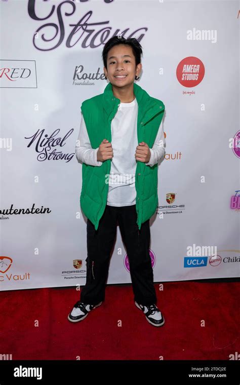 Los Angeles Usa 17th Dec 2023 Dancer Singer Izaiah Clemente Attends