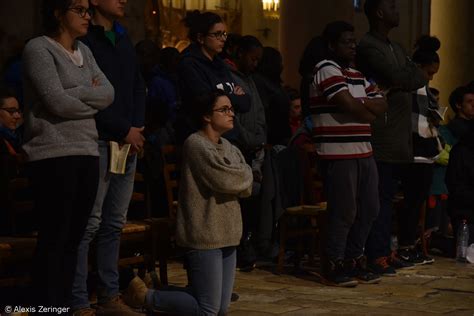 Album Photos Du P Lerinage De Chartres Des Jeunes D Le De France