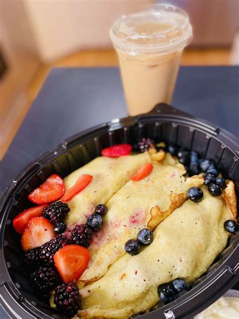WILDBERRY PANCAKES AND CAFE - 10313 Photos & 9200 Reviews - 130 E ...