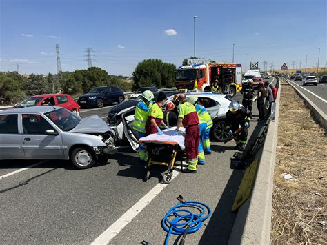 Un Accidente Con Tres Turismos Implicados Provoca Grandes Retenciones