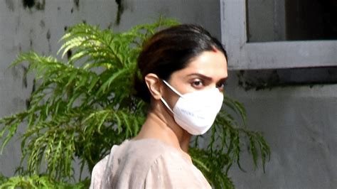 Bollywood Drug Probe Ncb Seizes Deepika Padukones Mobile Phone