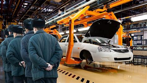 Коллапс на АвтоВАЗе: ВАЗовские "тазики" в беде - заканчиваются рабочие ...
