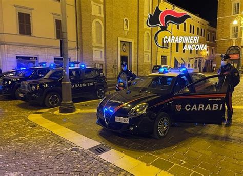 Jesi Si Intrufola Di Notte In Una Villetta E Ruba Un Tablet Arrestato