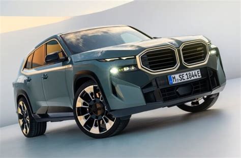 Bmw Xm Eleganza E Potenza Per Il Nuovo Suv Ibrido Presentato Da