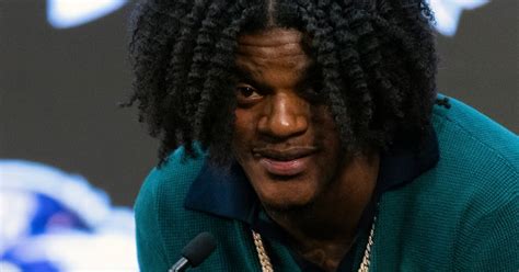 lamar jackson sets  startling goal     passer