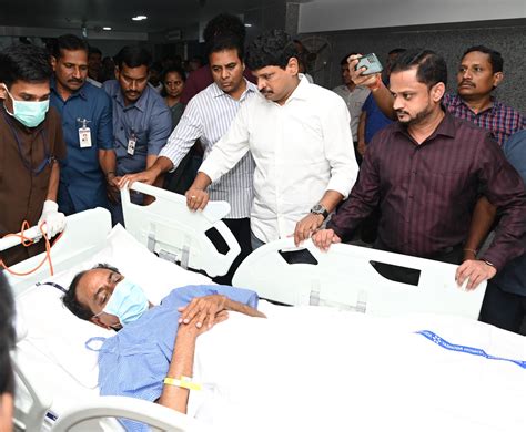 Former Cm Kcr మాజీ సీఎం కేసీఆర్ కు శస్త్ర చికిత్స పూర్తి Former Cm