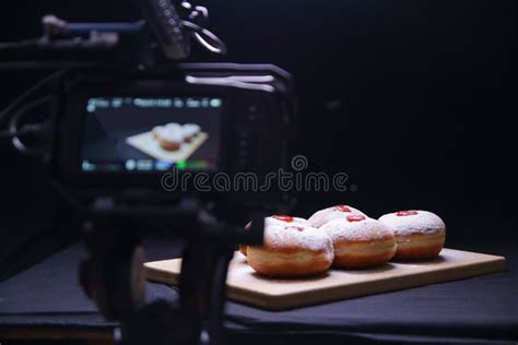 Filmando Tras Bambalinas La Comida De Hanukkah Se Vuelve Loca Con